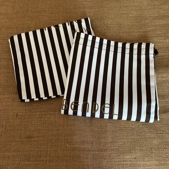 2 Large Henri Bendel Dustbags Size 16” x 15” - Picture 5 of 8